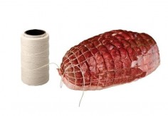 Paraguay Packaging S.A. - Malla Elástica para Carnes. Mantiene la forma y  el contenido de la carne y su relleno (si lo llevara), facilita una cocción  homogénea aplicación ejemplo en los matambres