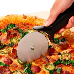 Corta pizza inox.mango antideslizante Oxo - Casa Rex