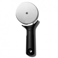 Corta pizza inox.mango antideslizante Oxo - Casa Rex 2
