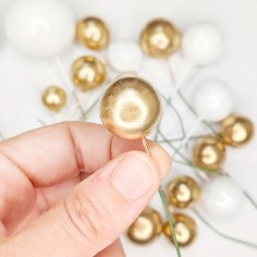 Juego de bolas decorativas para pasteles doradas y blancas  Casa Rex 2