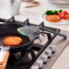 Espátula cocina con agujeros silicona Non-Scratch Lékué  Casa Rex 2