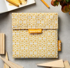 Snack'n'go Tiles Triangle amarillo - Bolsa porta meriendas  Casa Rex