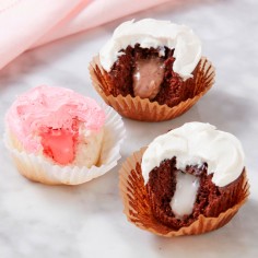 La boquilla 230 Wilton es ideal para rellenar cupcakes, tortas y postres.  2